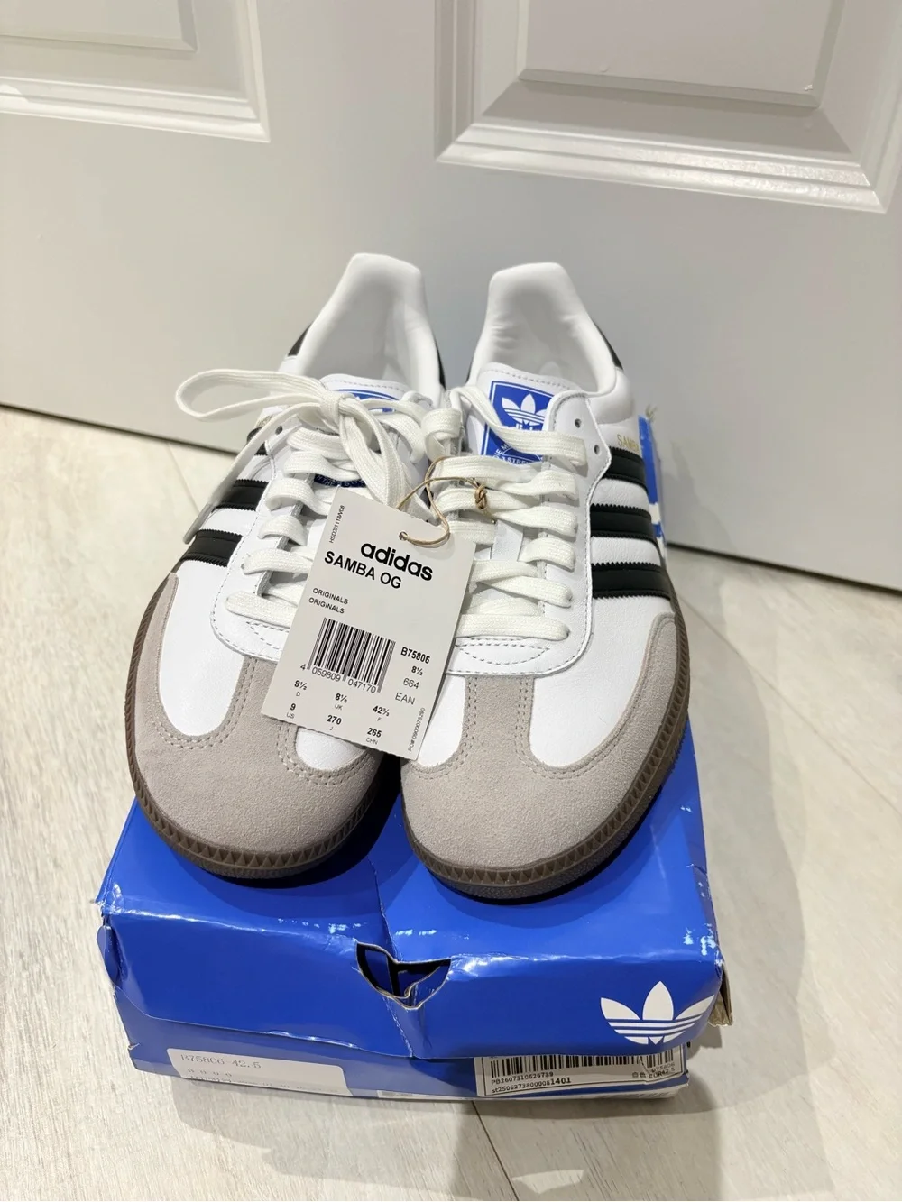 NWT! Adidas Samba OG Sneakers in White and Black US Sz 9/ EU Sz 42.5